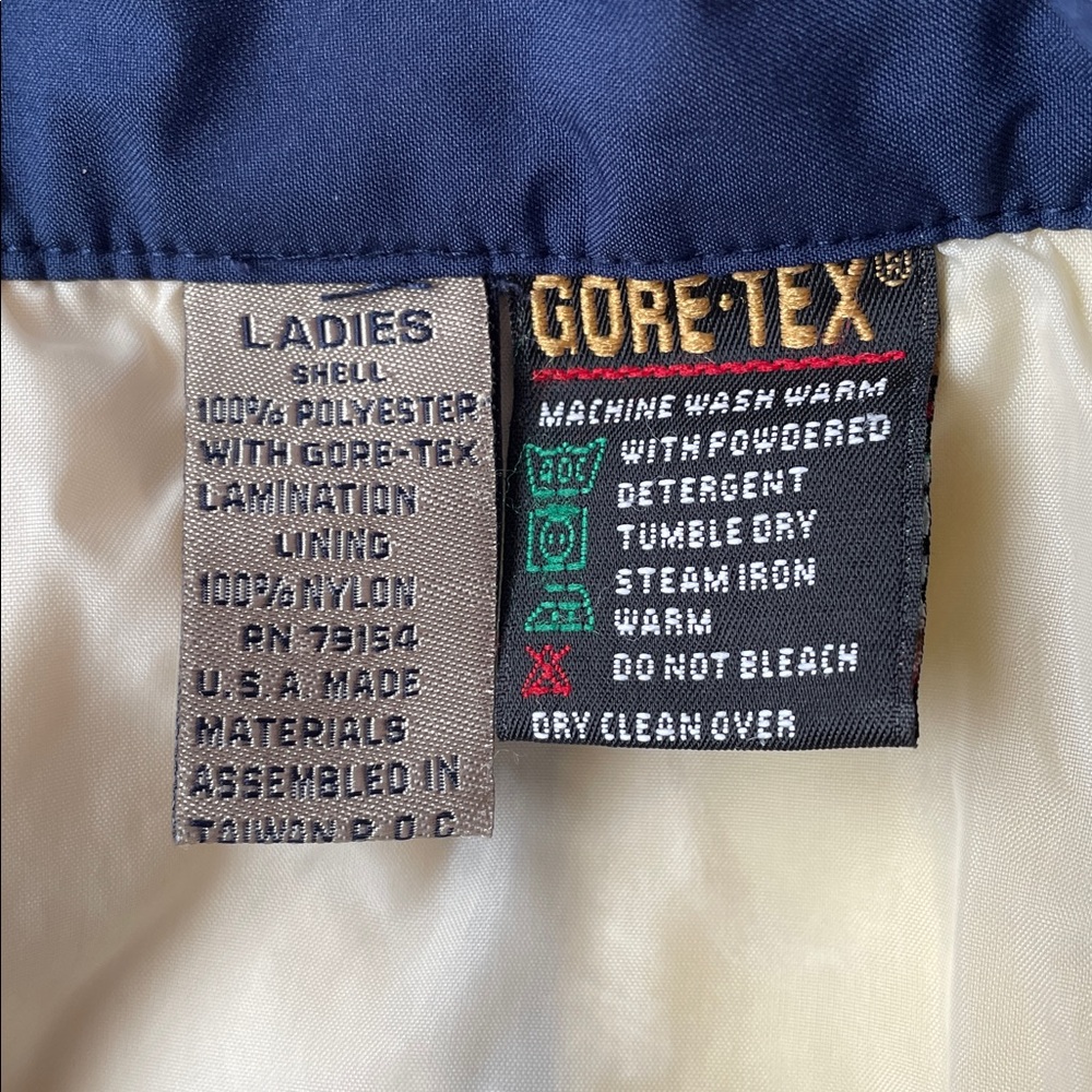 Vintage GORE-TEX Women’s Deep Blue Cargo Pants.  Size small. - Picture 4 of 6